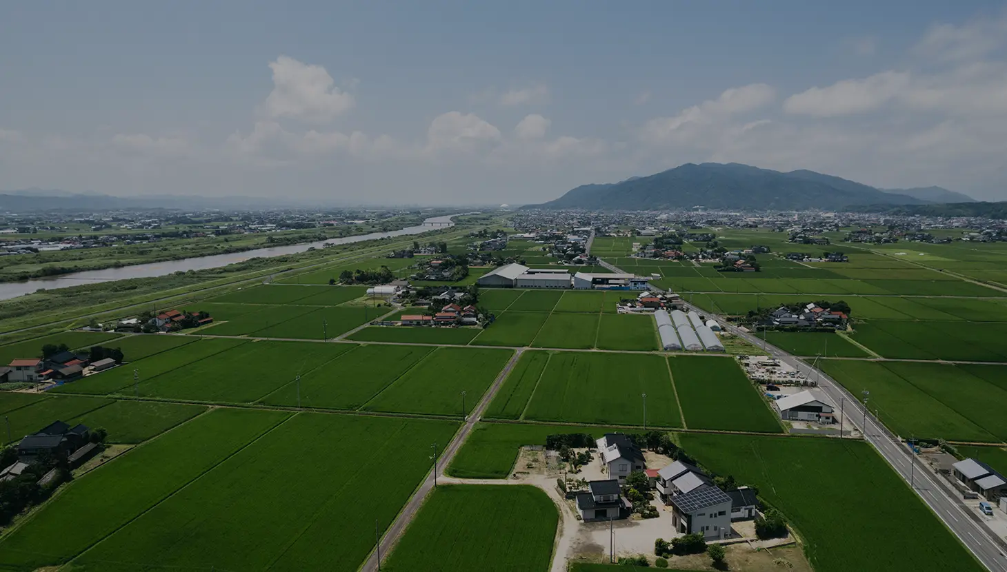 旅伏山を望む平田の景色